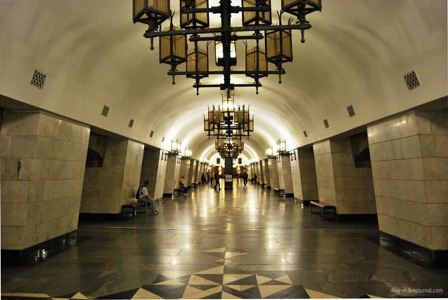 Екатеринбургский метрополитен станция динамо. Метро екатеринбург. Станция площадь 1905 года екатеринбургский метрополитен. Жд екатеринбург станция метро. Жд екатеринбург станция метро.