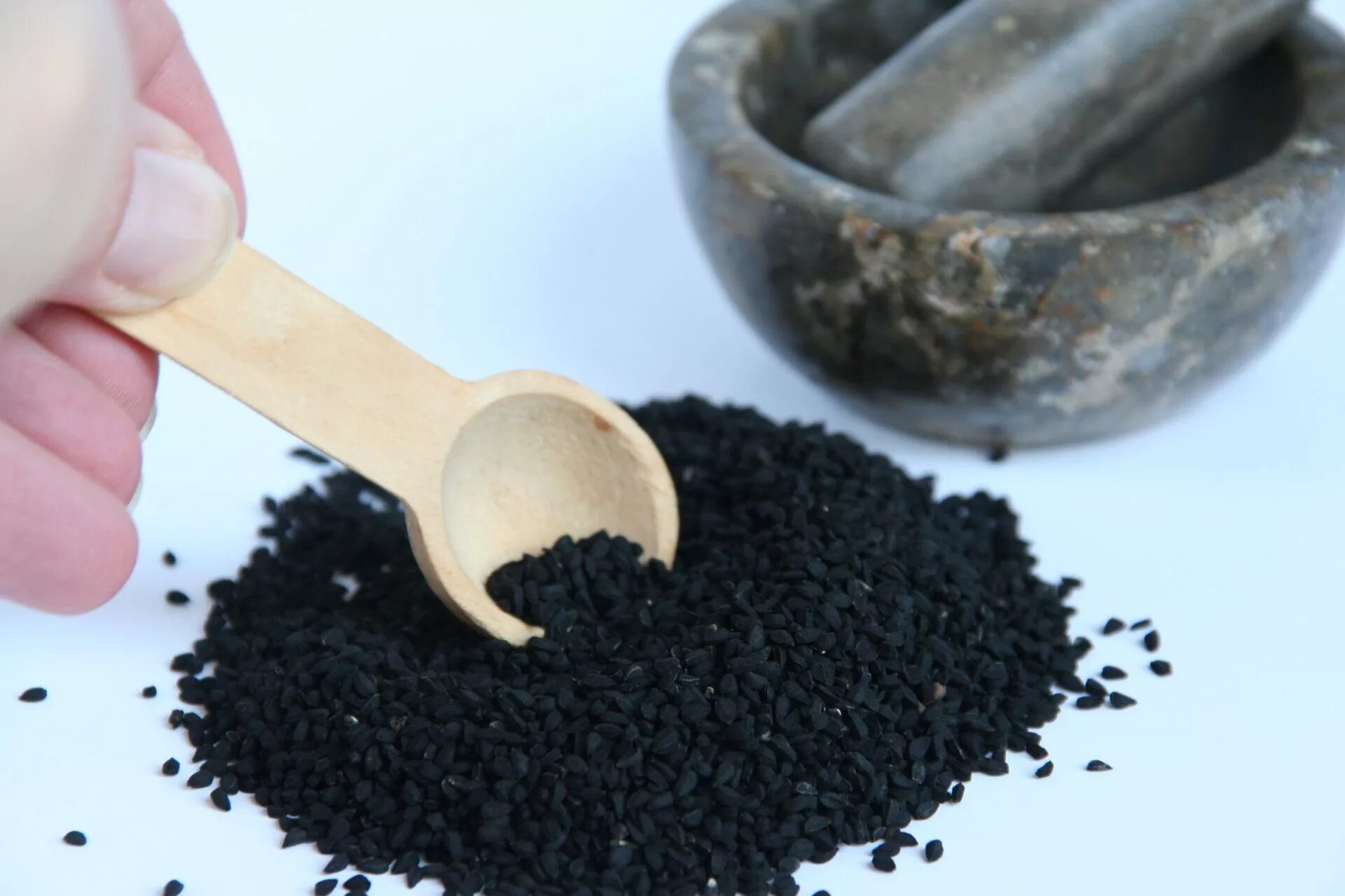 Черный тмин что это. Черный тмин Калонджи (семена) Kalonji. Black cumin Seeds. Семена черного тмина. Черные семена.