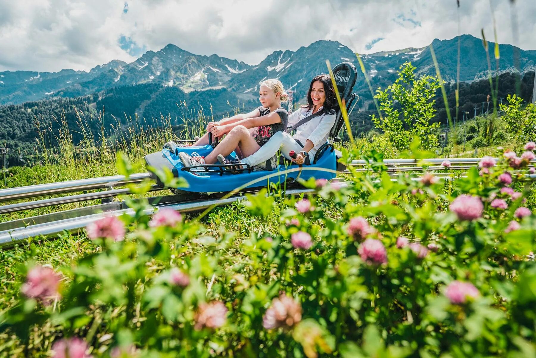 Красная поляна сочи. Роза хутор красная поляна сочи горы. Ясная поляна сочи. Красная поляна роза хутор горы. Красная поляна куда лучше поехать.