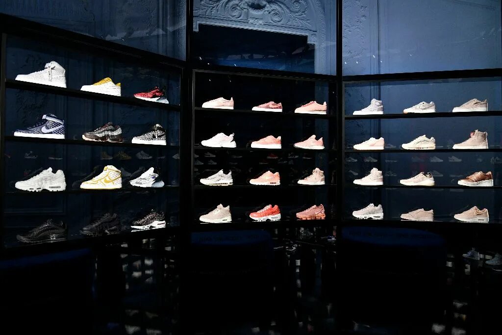 Skechers shop. Nike magazin turkiya. Магазин найк. Кроссовки магазин. Кроссовки магазин.