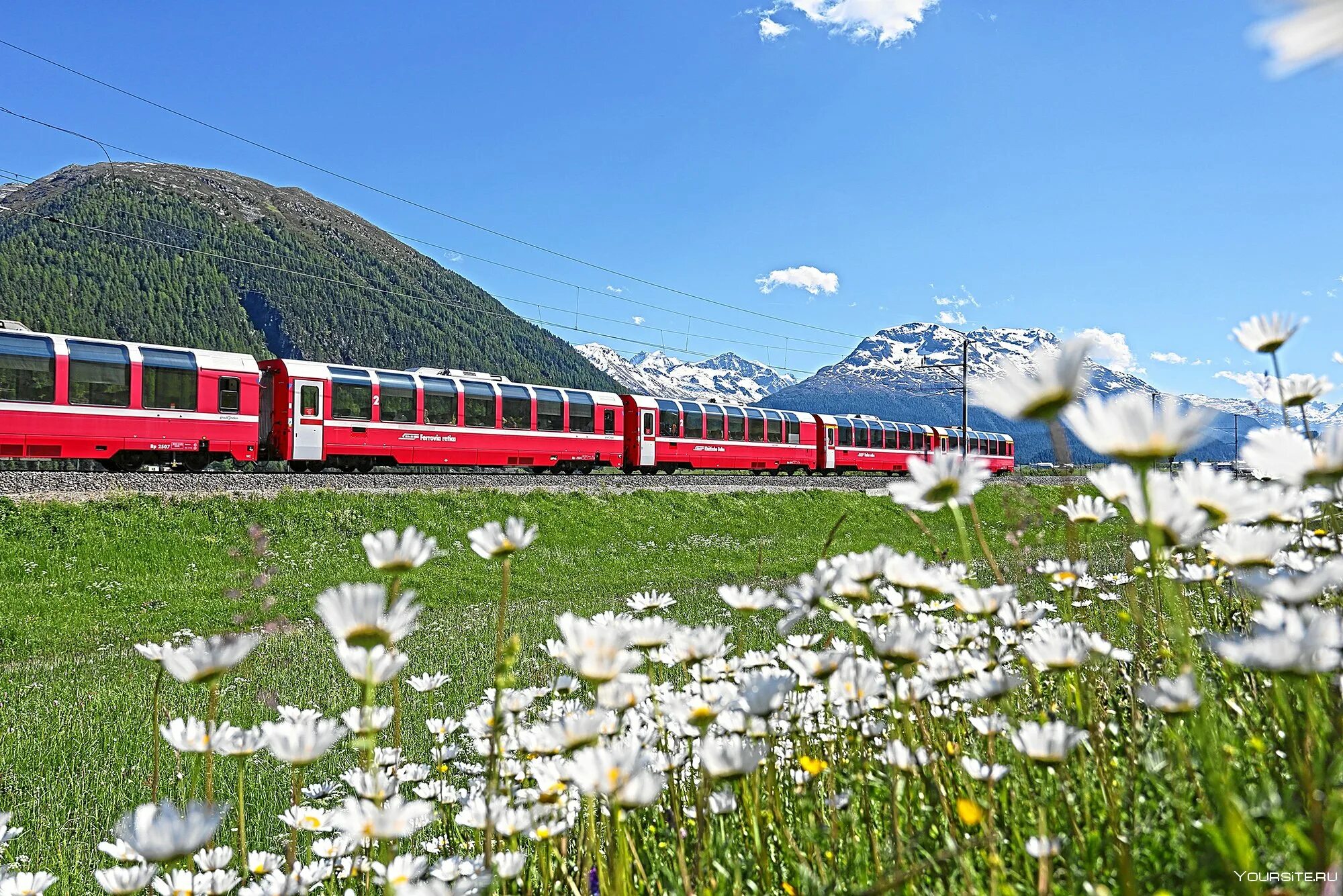 Железная дорога 72. Панорамный поезд Bernina Express. Бернина экспресс Швейцария. Поезд Бернина экспресс Италия-Швейцария-Италия маршрут. Альпийский экспресс Швейцария.