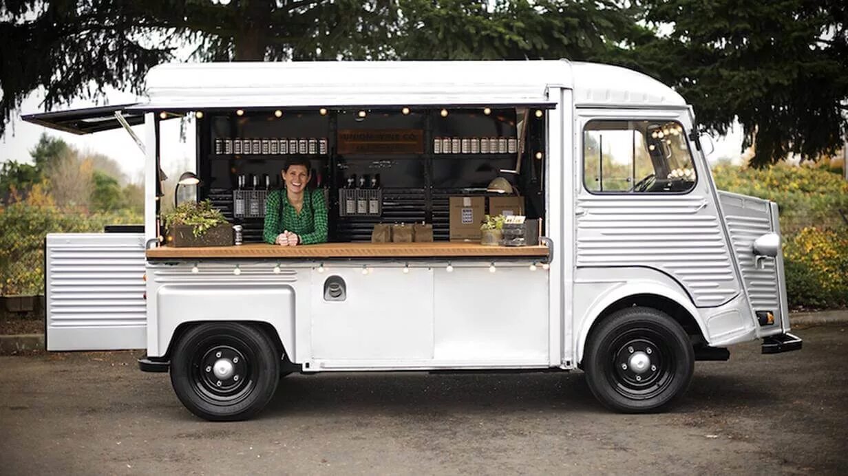 Транспортер фольксваген кофемобиль. Кофейня на колесах foodtruck go kz. Фудтрак кофе. Кофейня на колесах foodtruck go kz. Рено фудтрак.