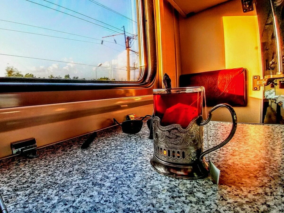 Лучший интернет в поезд. Поезд. Красивый вид из поезда. Чай в поезде. Кофе в поезде.