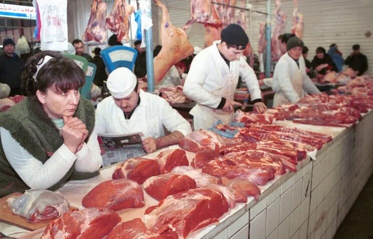 Кисловодский мясной рынок. Ярмарка мясной и рыбной продукции.
