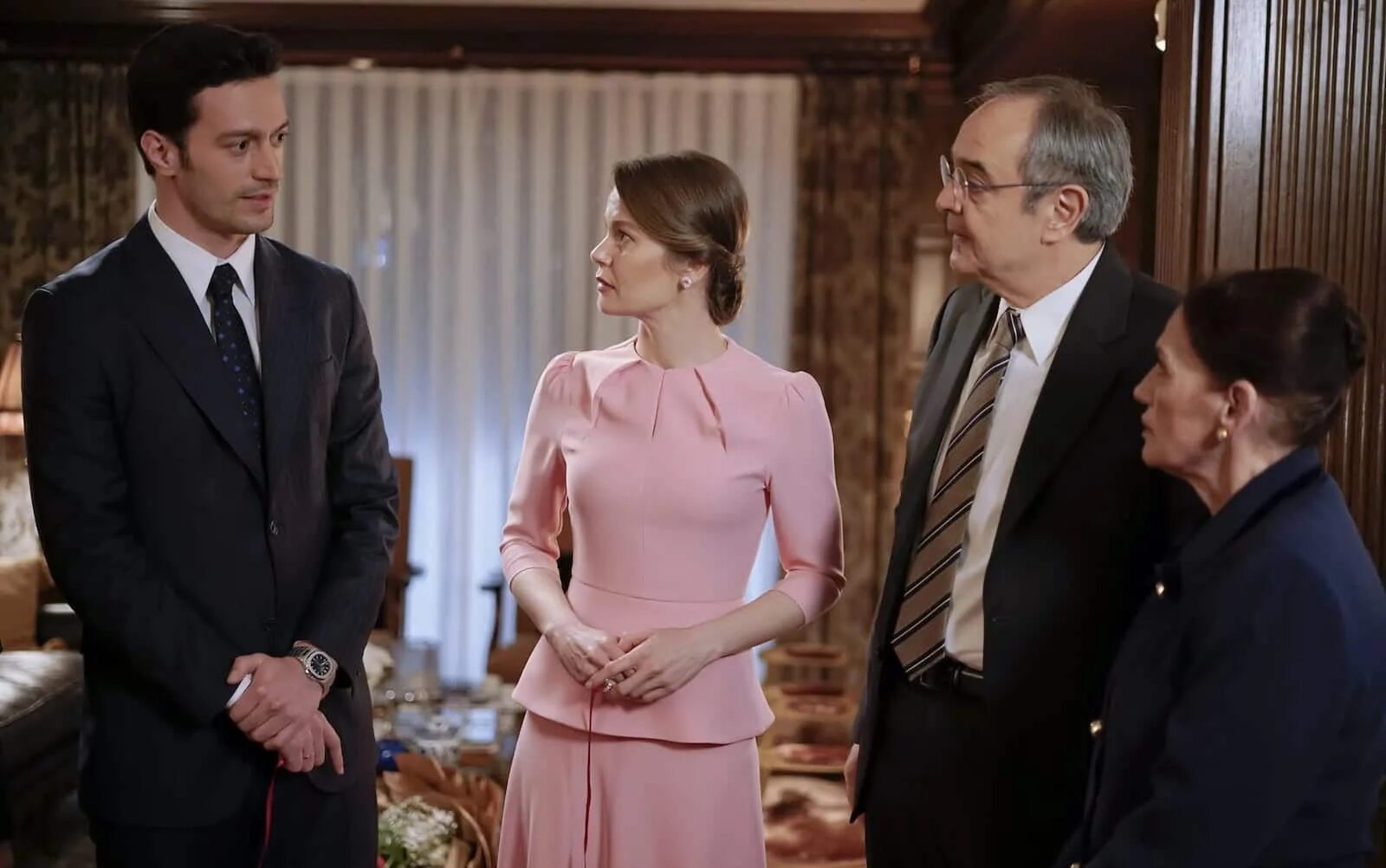 Девушка за стеклом турецкий 3. Девушка за стеклом сериал. Девушка за стеклом турецкий 3. Сериал девушка за стеклом турция. Джихангир джейхан девушка за стеклом.