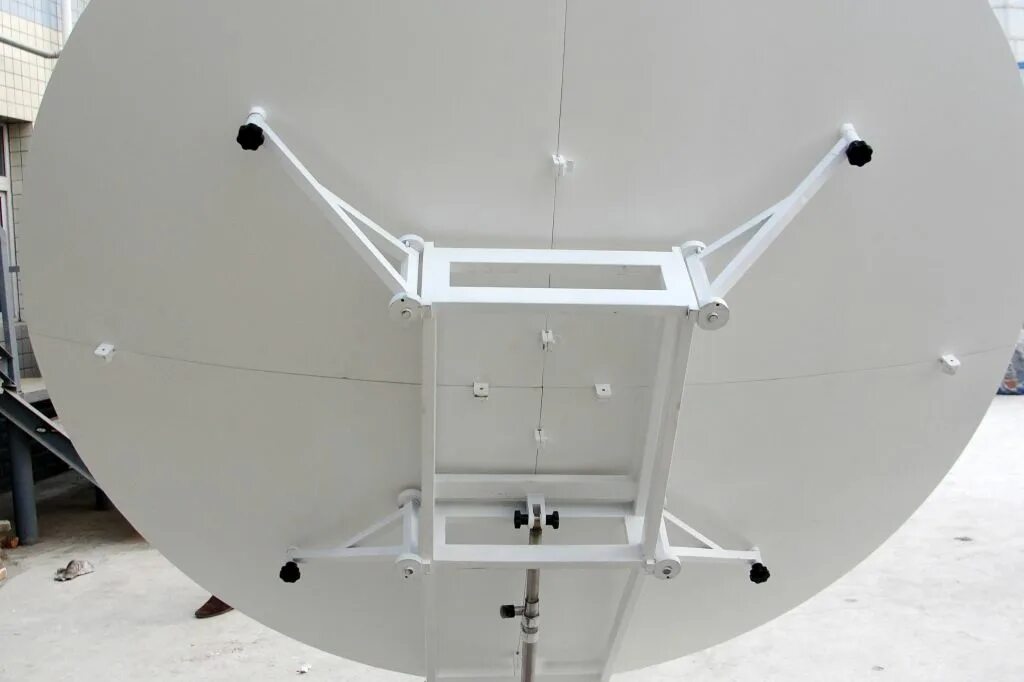 Spherical array in ku band. 1.8m flyaway ka-band rx antenna. облучатель для ku-band lnb njr2784h. ku-band odu. китайский антенна 001.