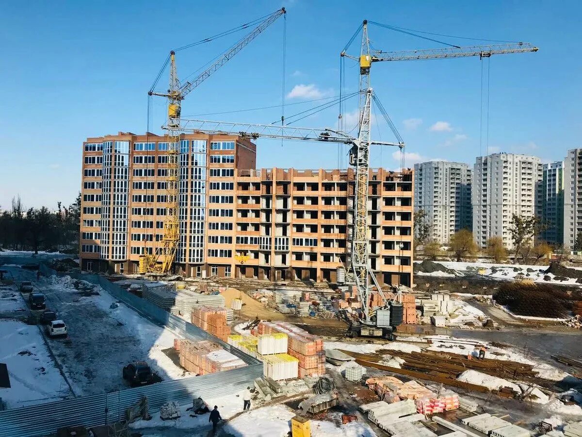 Котлован многоэтажного дома. Новостройки стройка. Жк нормандия ход строительства. Строящиеся жк в питере. Стройка 68.