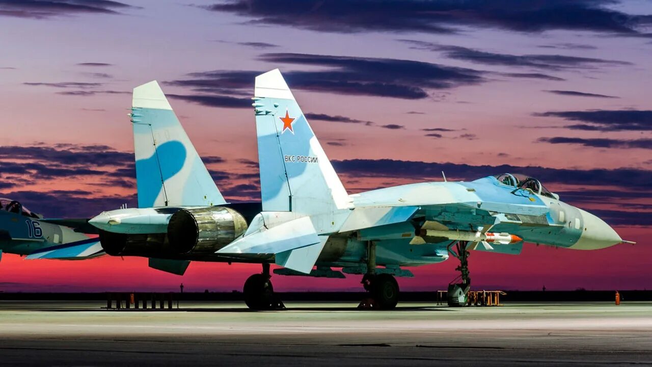 Отзывы самолетов россии. Су-27 ВВС России. Истребитель Су-27. ВВС РФ су27. Су-27 реактивный самолёт.
