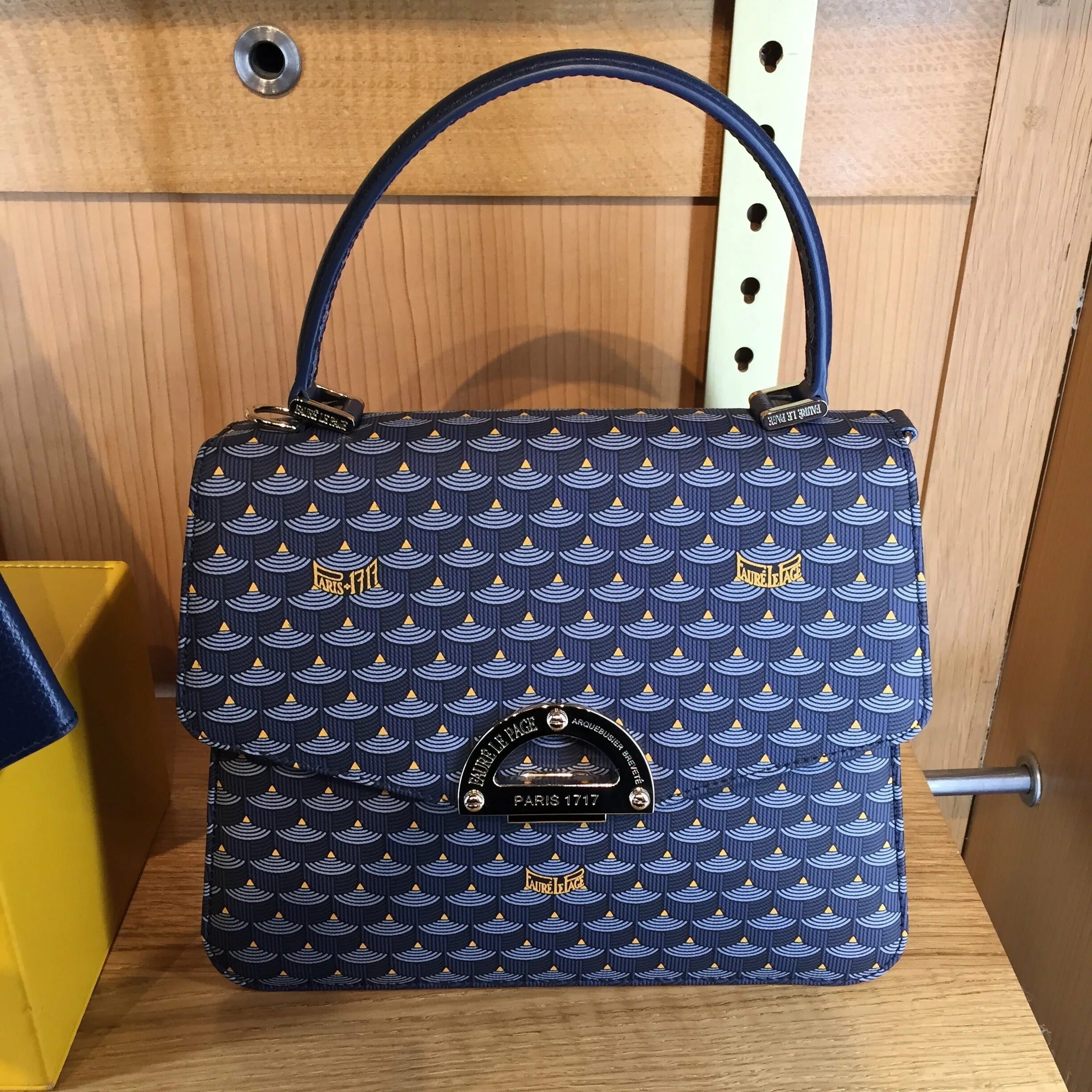 Goyard купить. Faure le Page сумка. Сумка Goyard синяя. Goyard Paris сумка. Гоярд Парис.