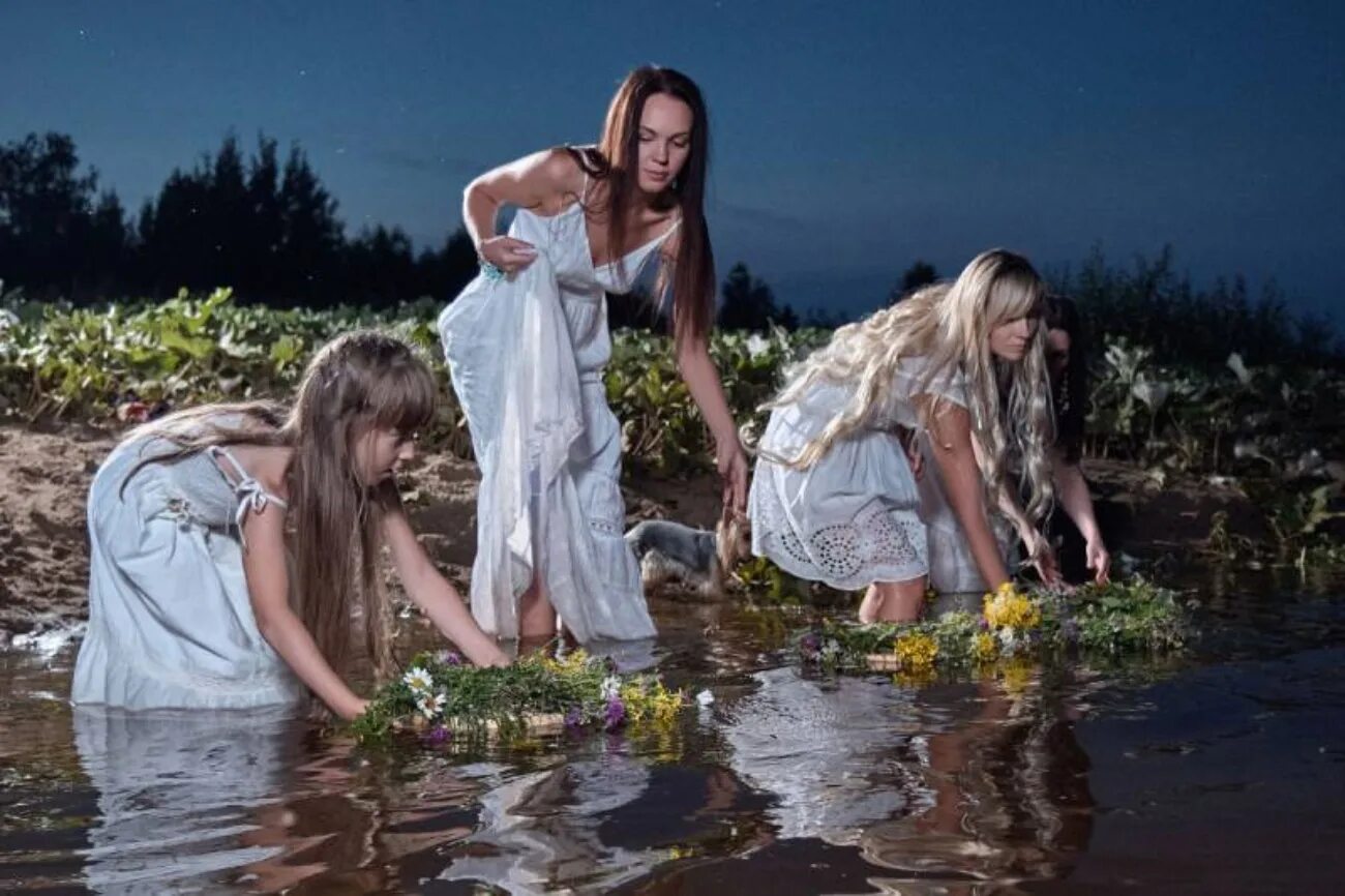 праздники сегодня девушки. иван купала ivan kupala. сегодня праздник у дева. девочки с днем девочек. праздничная концертная программа весёлые девчата.