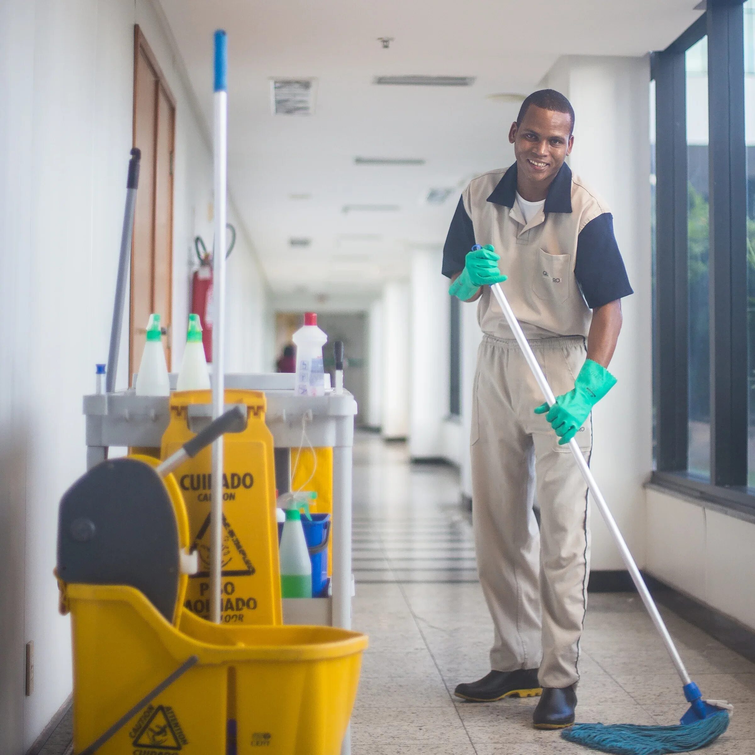 Janitor chat. Уборка. Уборка помещений. Уборщица. Уборка производственных помещений.