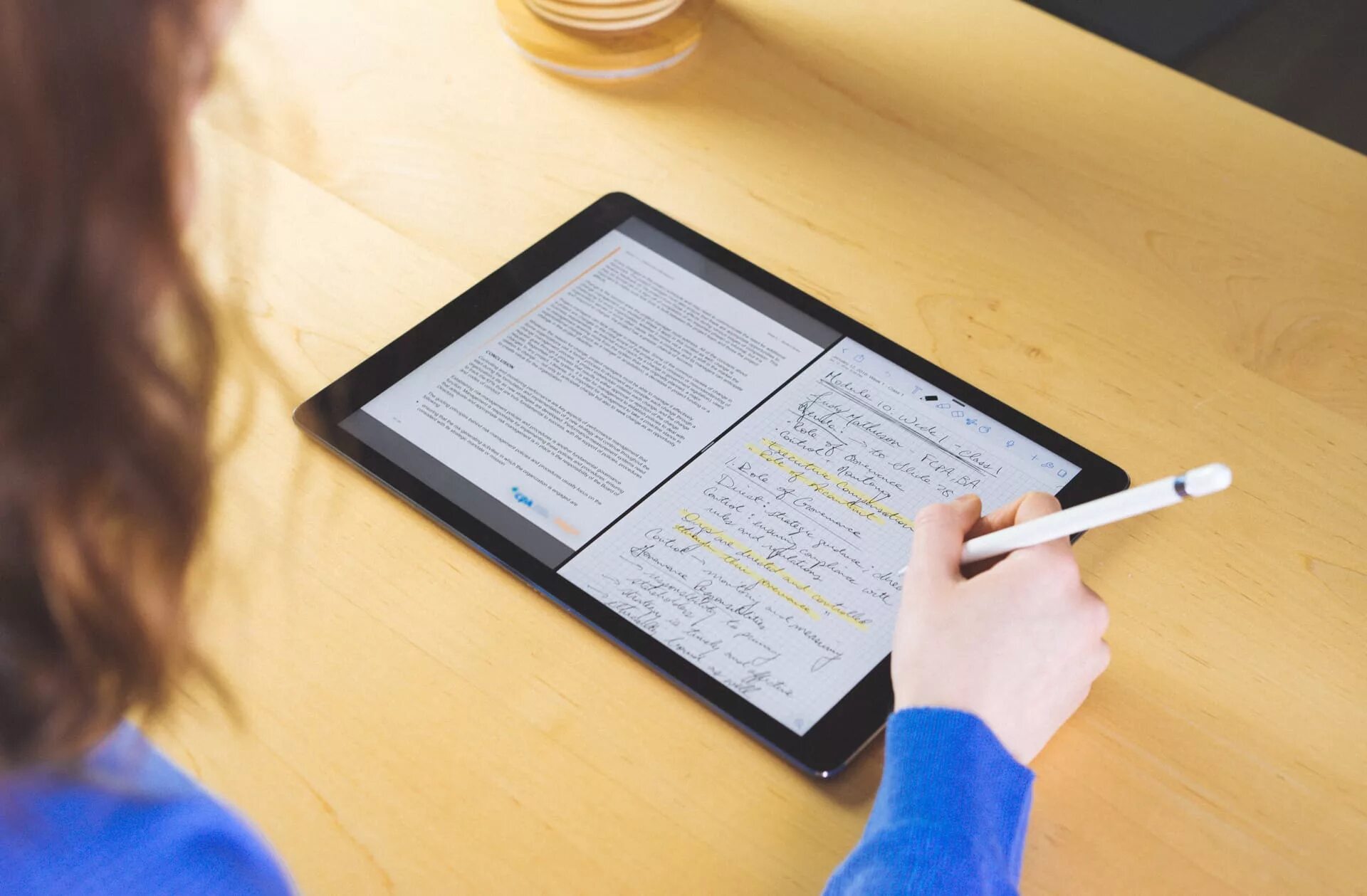 Айпад пишет. Планшет для учебы. обучение на планшете. ipad для лекций. айпады на уроках.