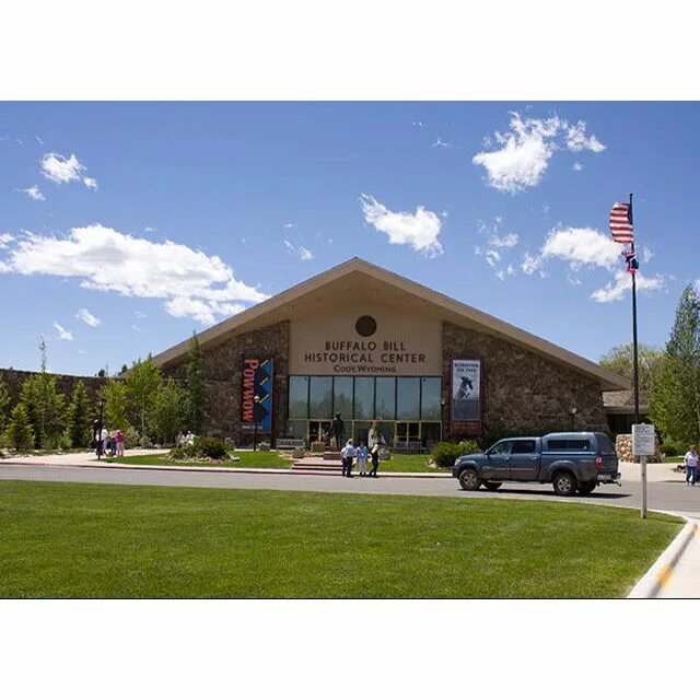 Bill center. Bill center. Bill center. Фасад wyoming museum. Коди город вайоминг.