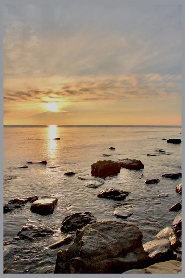 солнце греет картинка. весна солнце. свеча море. солнце счастье. высказывания про закат.