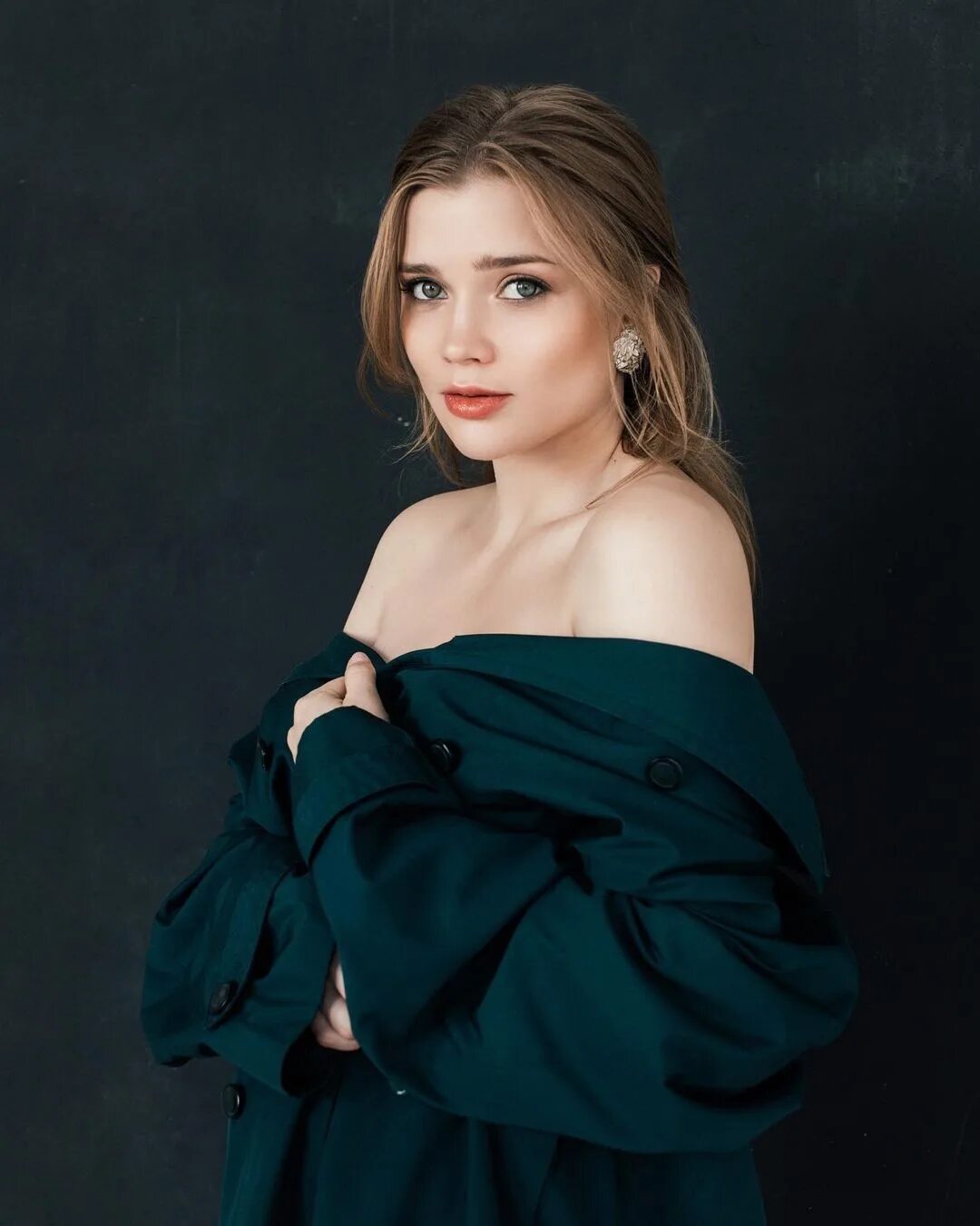 Беременную алину. Беременную алину