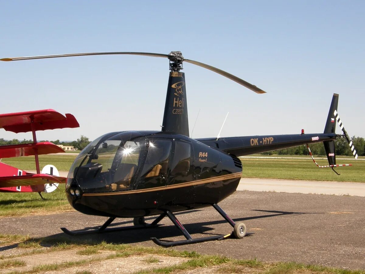 Вертолет r44. Robinson r44. вертолет робинсон r44. вертолёт robinson r44 ii. вертолёт робинсон 44.