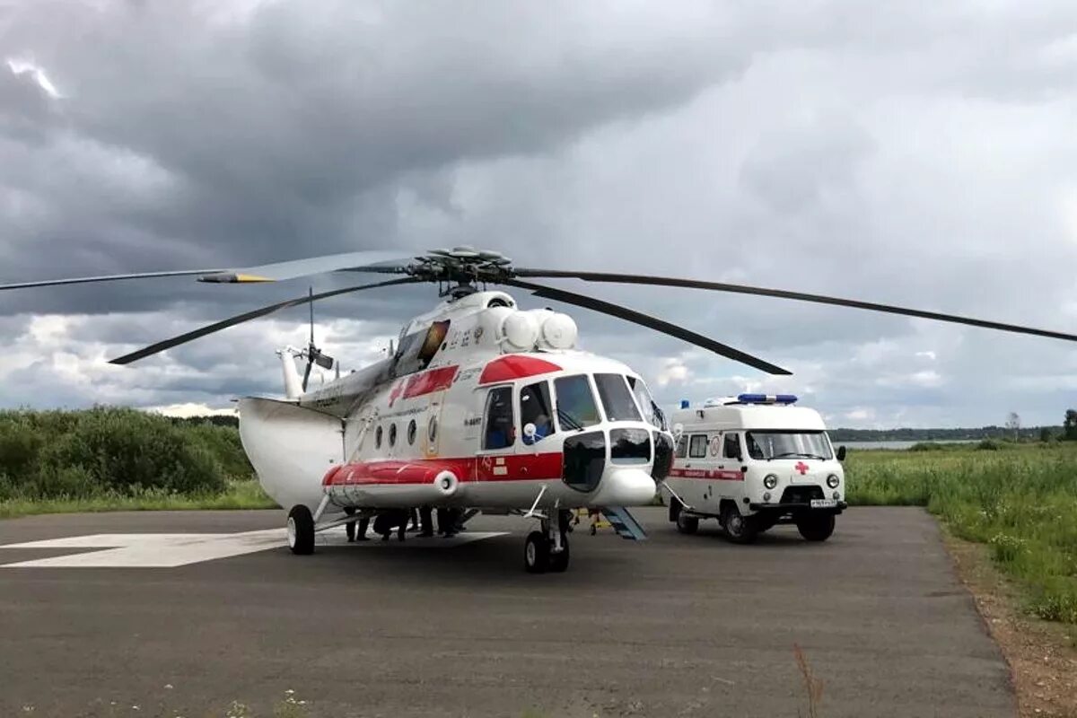 Национальная служба санитарной. Вертолет ми-8 санавиации. Ми-8 вертолёт Сан авеация. Вертолет ми8 скорая. Мед вертолет ми8.