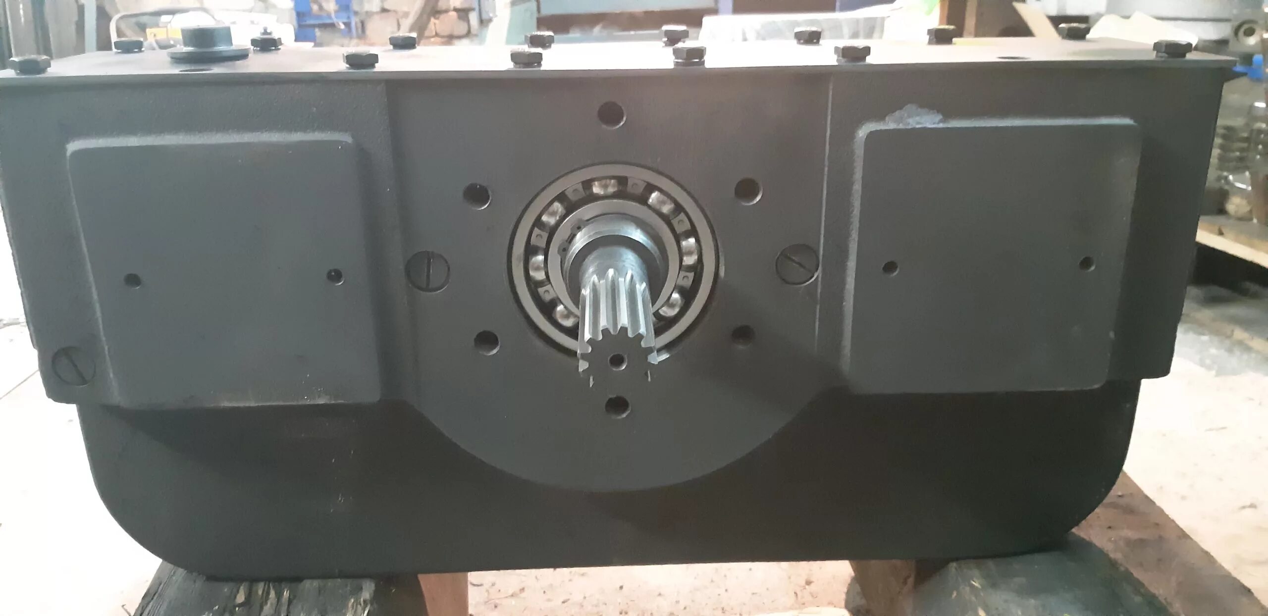 09. Редуктор ду 84. 03. 900. Редуктор раздаточный ду- 84-122.