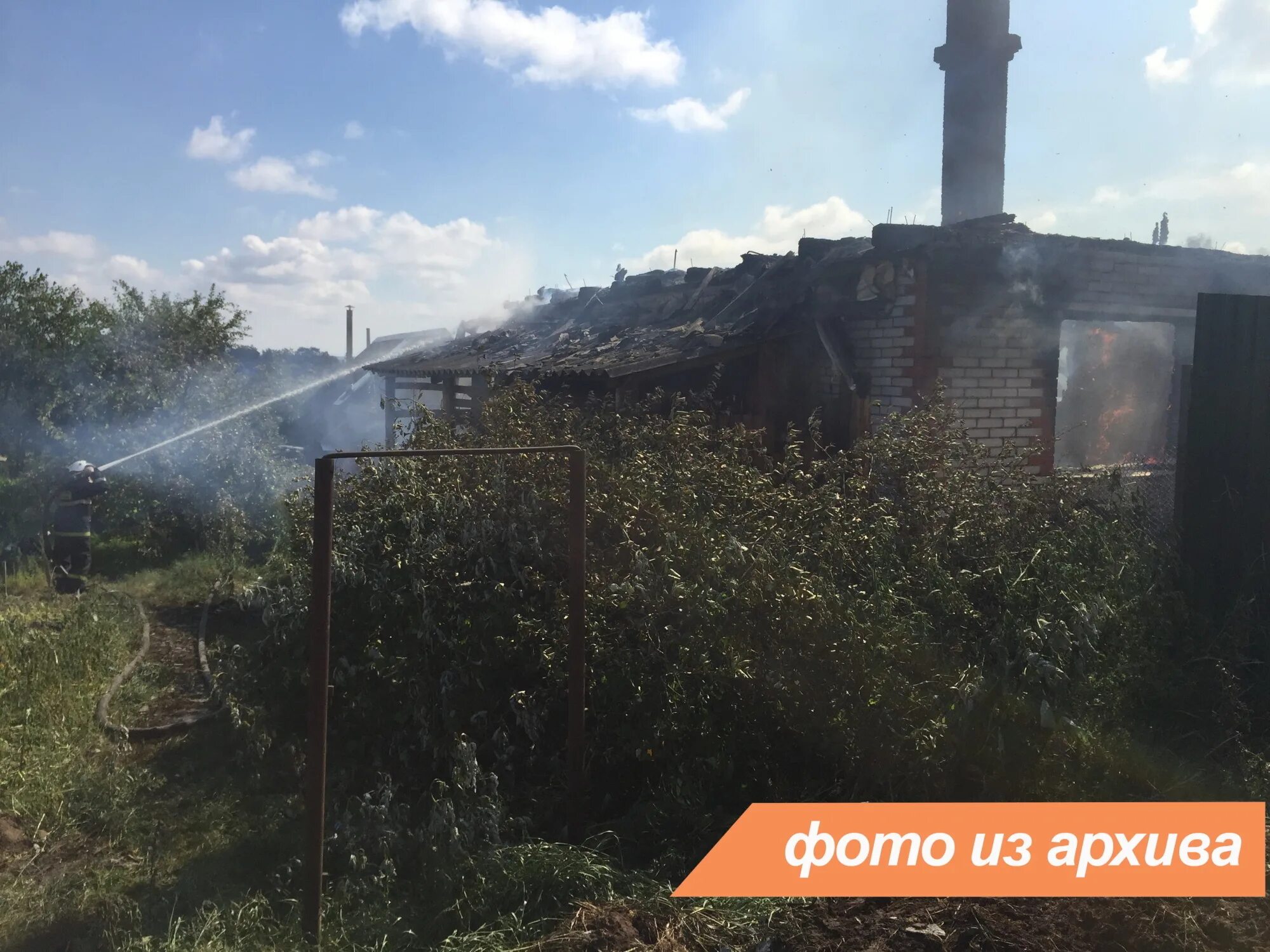 Пожар в кировске ленинградской. Пожар в ло. Пожар на ленинградской. Пожар в девяткино сегодня. Пожар в ло.