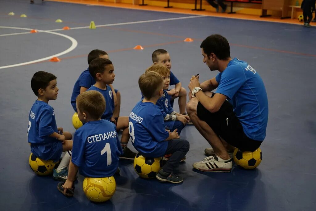 School sport club. Футбольная школа чемпионов. Футбольные школы Ростова на Дону. Секция школа чемпионов. Футбольная секция чемпион.