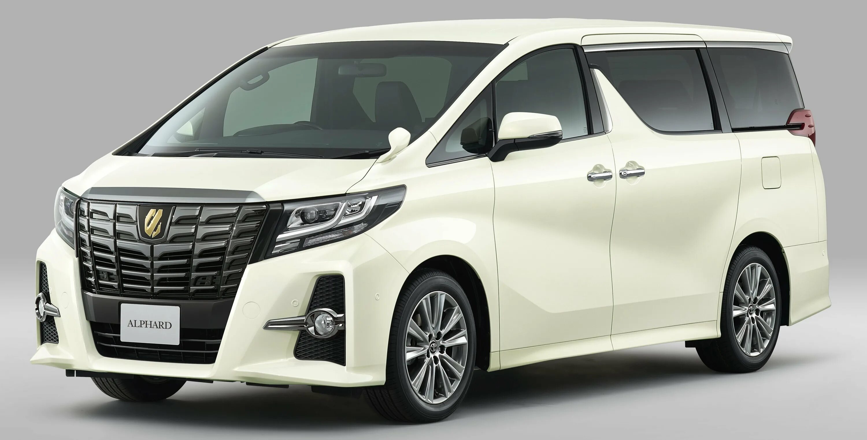 Тойота альфард 2016. Toyota Vellfire 2019. Toyota Vellfire 2017. Toyota Alphard 2015. Отличается альфард