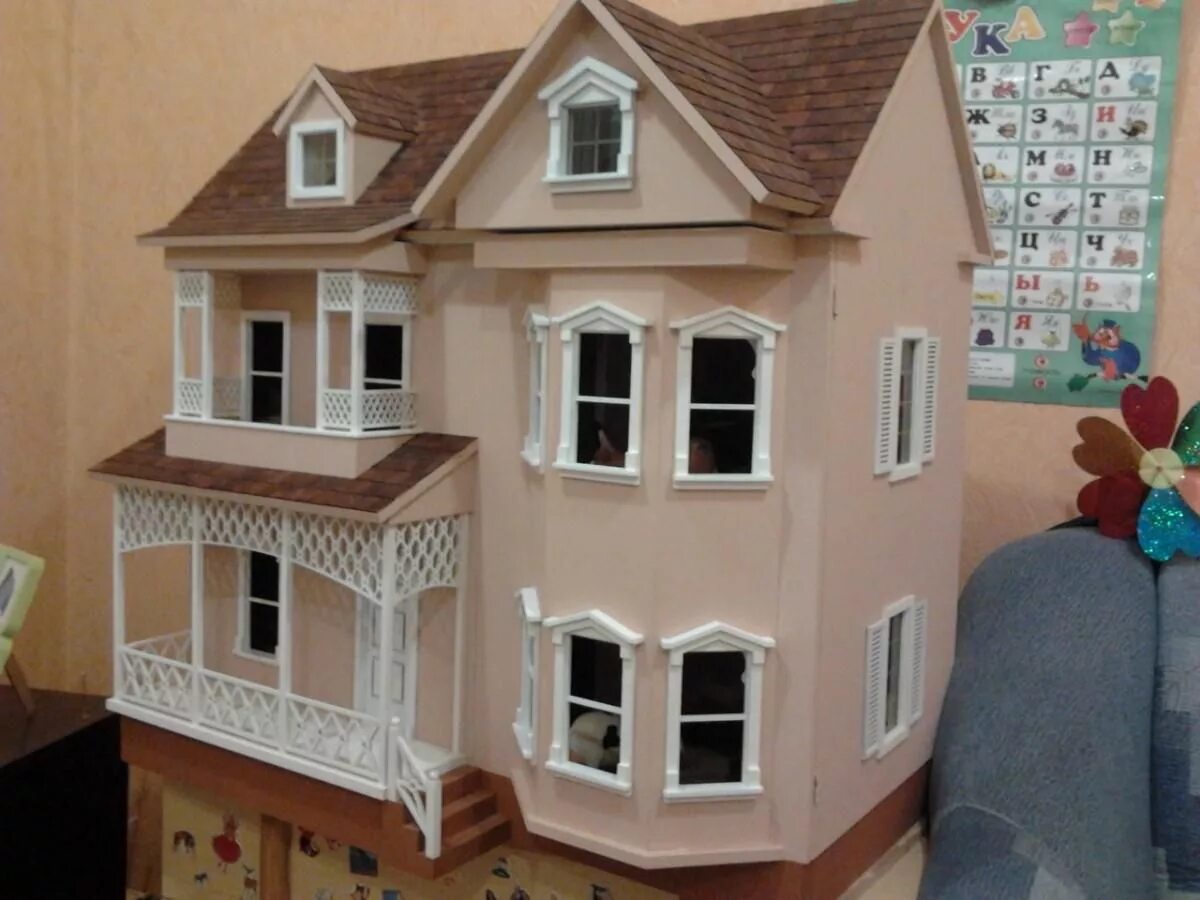 кукольный домик своими руками. красивая дача. домик для детей. домик с пластилина. розовый домик.