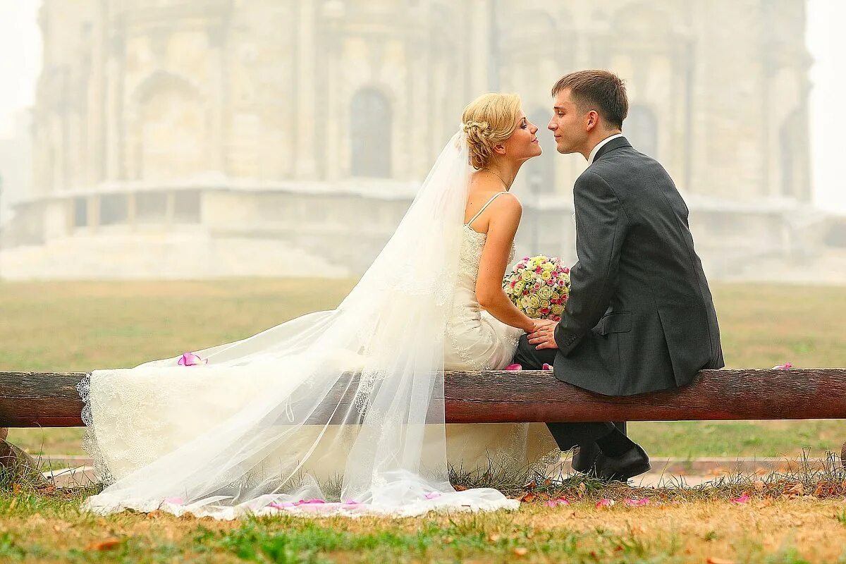 Свадьба на 50 человек we wed. Свадебные фотографии. Фотосессия молодоженов. Свадебные пары. Красивая свадьба.