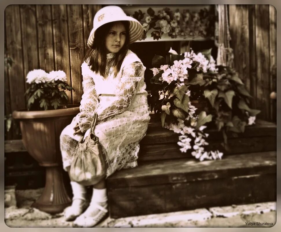 леди в 1990. блузка белая маленькая леди с эмблемой на груди. филиппа шёне. купоны маленькая леди. маленькая леди киров.