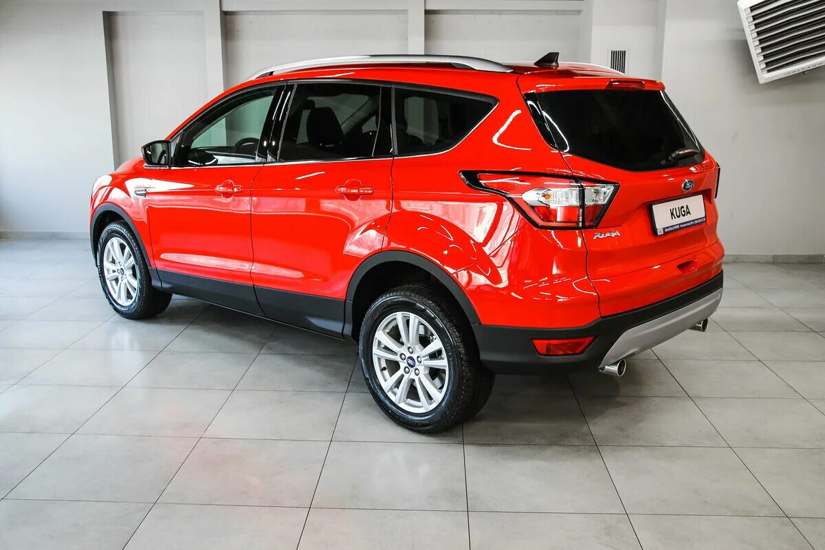 Купил кугу екатеринбург. Ford Kuga красный. Форд Куга 2 красный. Форд Куга 2014 красный. Форт Куга Рестайлинг 2019 красный.