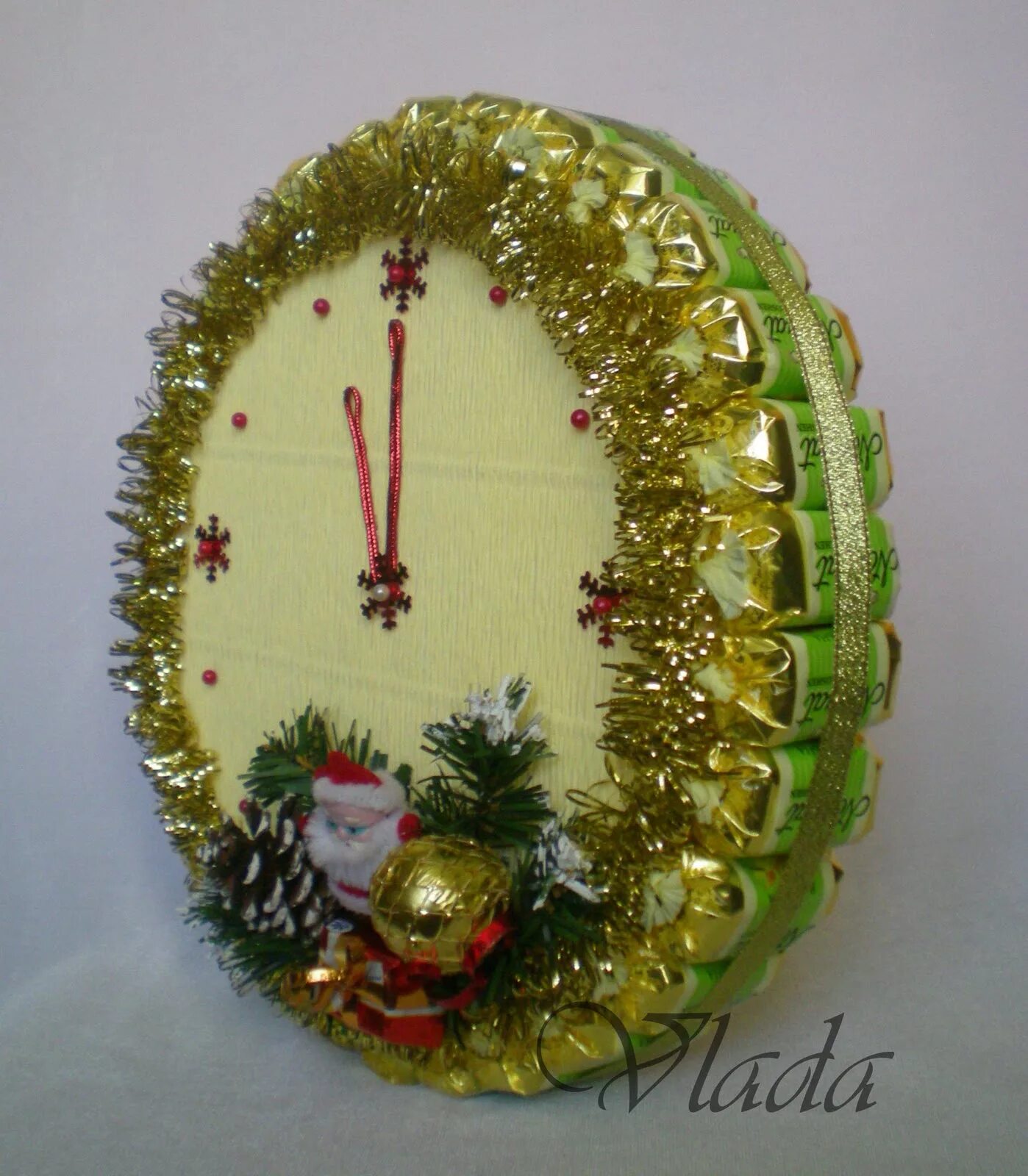 подарок воспитателю на новый год. подарокиучителю на новый год. подарок учительнице на новый год своими руками. композиция на новый год подарок учителю. новогодние букеты из конфет.