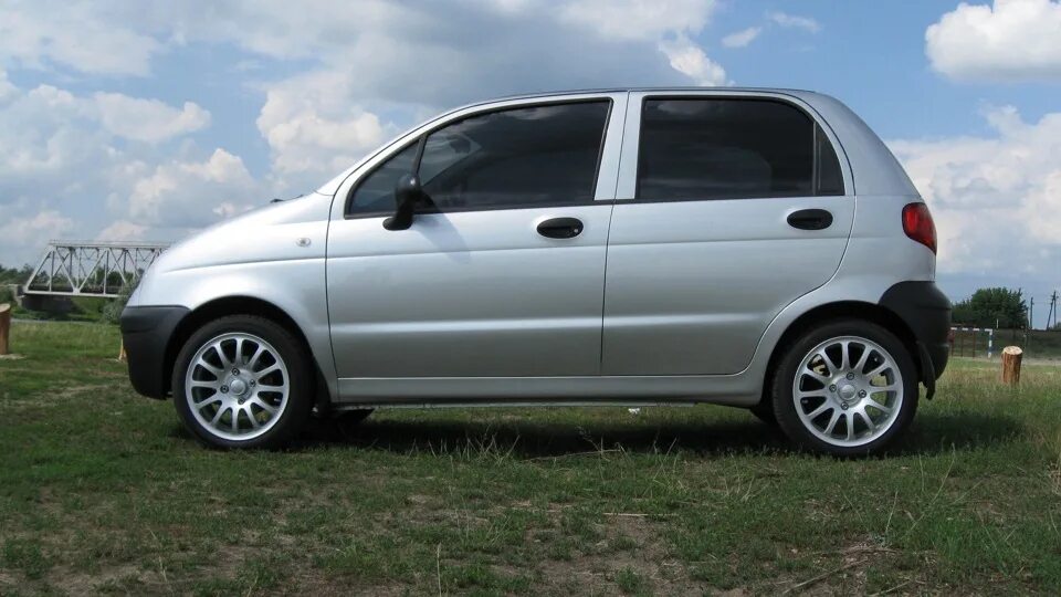 Размер дисков дэу матиз. Диски дэу матиз r13. диски на матиз 13. daewoo matiz на 15 колесах. матиз на 15 дисках.