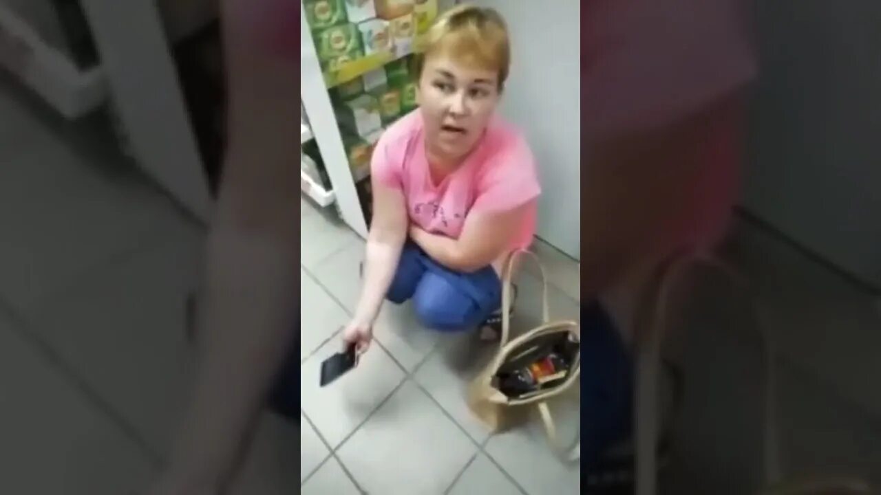 Терпеть туалет видео. Женщина насрала в магните. Мальчик обосрался в магазине.