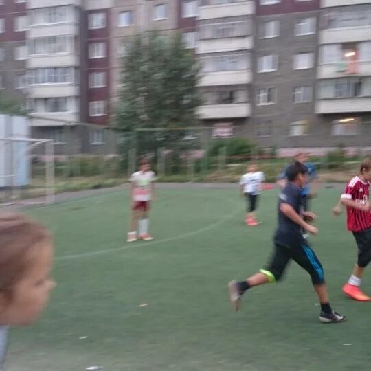 Школа 152 красноярск. 147 школа екатеринбург. Школа мате залки. Школа 147 красноярск. Мате залки 4 красноярск.