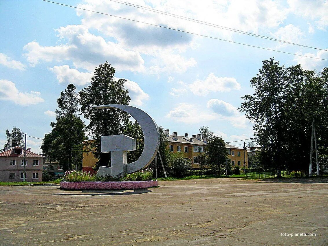 Поселок клетня брянская область. Пгт Клетня Клетнянский район. Памятники Клетня Брянской области. Достопримечательности Клетня Брянской области.