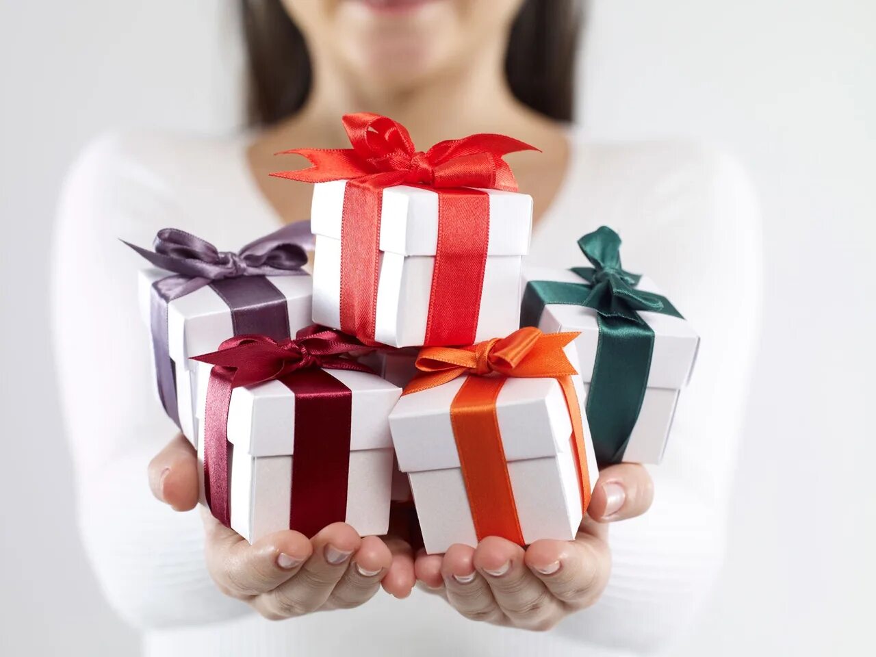 Акция розыгрыш. Воспользоваться призом. Бонус за регистрацию макдоналдс. Воспользоваться призом. Красивые подарки.