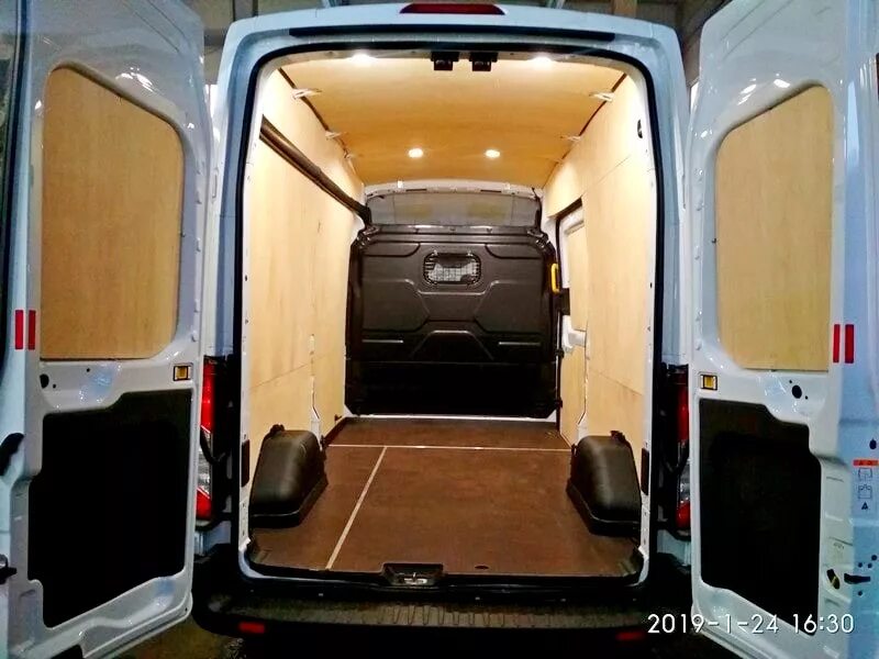 Обшивка фургона Форд Транзит. Обшивка кузова Форд Транзит. Ford Transit обшивка кузова фанерой. Обшивка фургона Форд Транзит 2020.