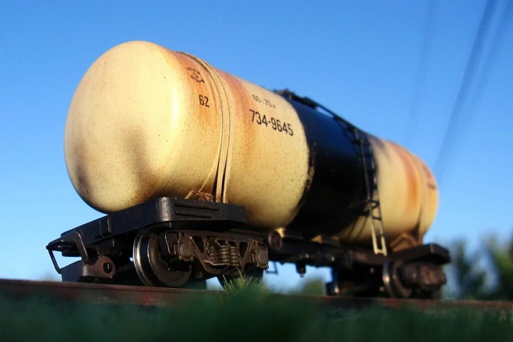 Цистерна модель 15-5103-07. Осная цистерна. Цистерна 15-ц865. Жд цистерна sfat. 8-осная цистерна для аммиака модель 15-1581.