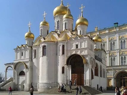 Какие храмы находятся в москве