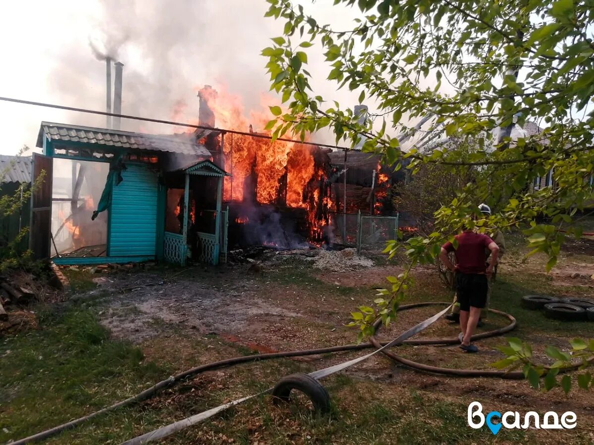 Приморский район пожар. Возгорания в частном секторе. Пожар в нижней Салде. Пожар хозпостроек. Увальная битья