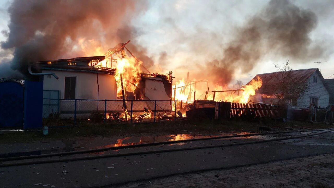 ВСУ обстреляли посёлок белая берёзка в Брянской области. Обстрел белая берёзка 18.11. Обстрел поселка белая Березка. Обстрел белой Березке Трубчевского района Брянской области. Обстрел березки брянская область