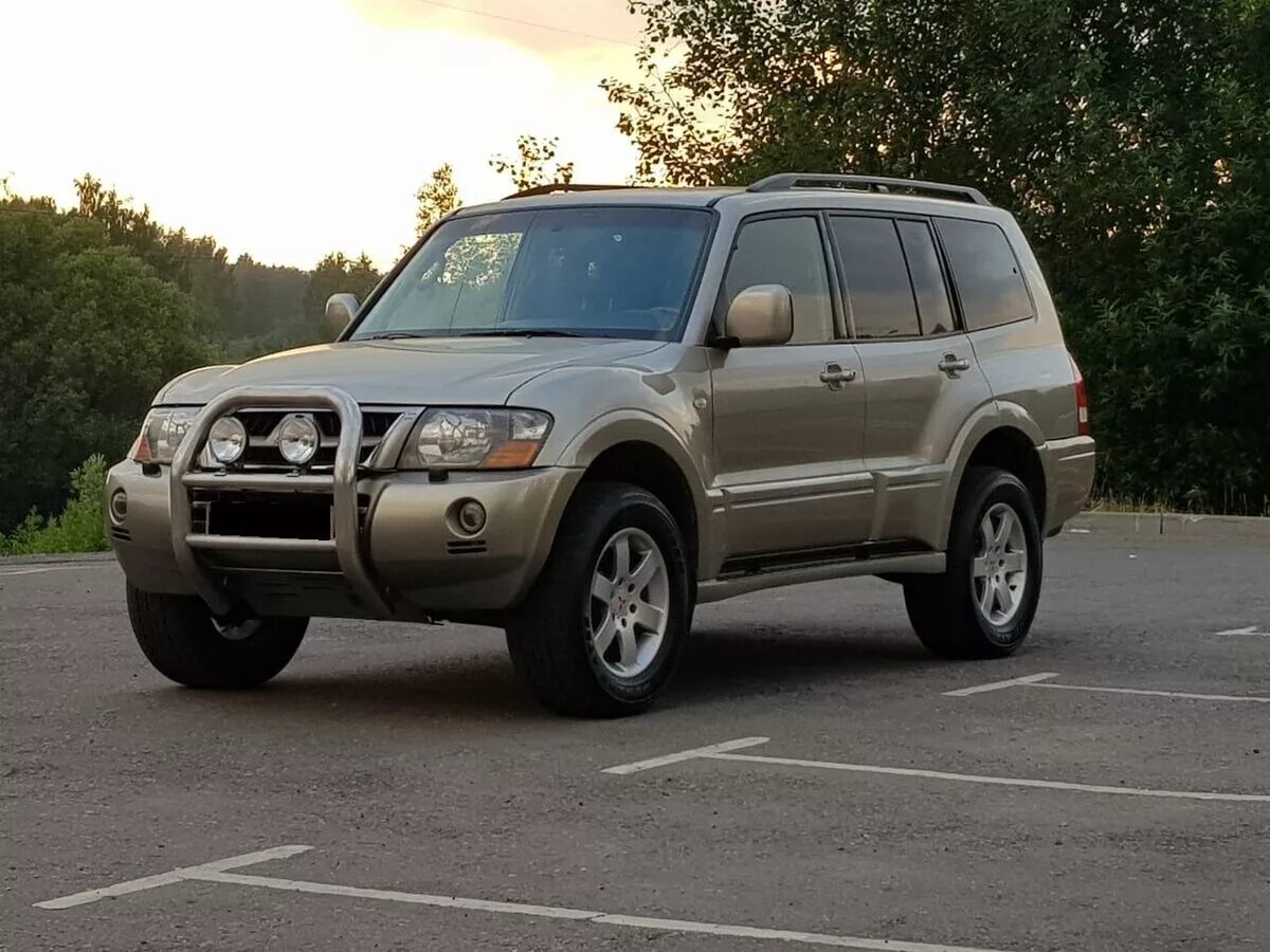 Mitsubishi pajero 3 поколение. Митсубиси Паджеро 3. Mitsubishi Pajero III, 2004. Митсубиси Паджеро 3,3.2 дизель, 2003г. Митсубиси Паджеро 3,5 2004.