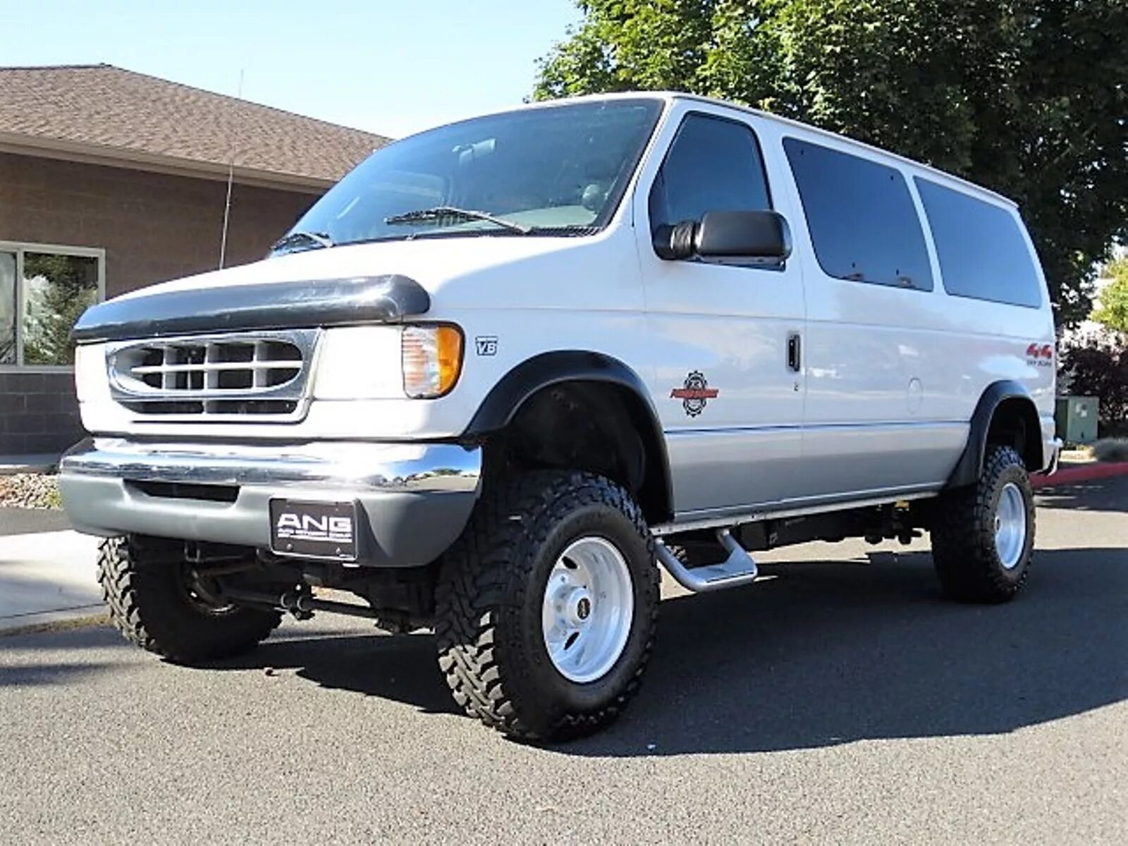 Форд эконолайн купить. Ford e350 4x4 van. Ford Эконолайн-350. Ford Econoline e350 4x4. Ford e350 super Duty.