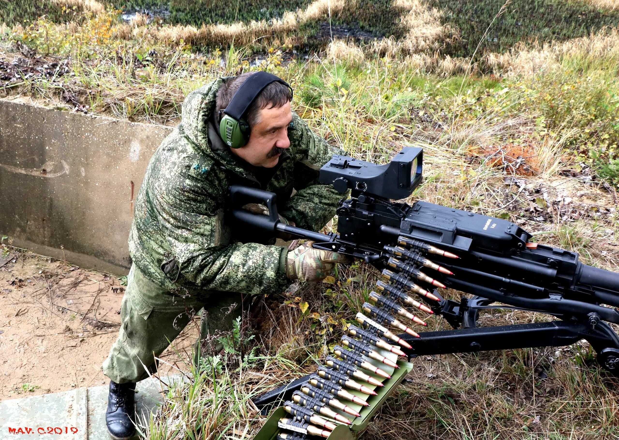 Защита пулеметом. Стрельба из рпк. А 300 пулемет. Пулемёт гатлинга gau _ 19. M240\fn mag.