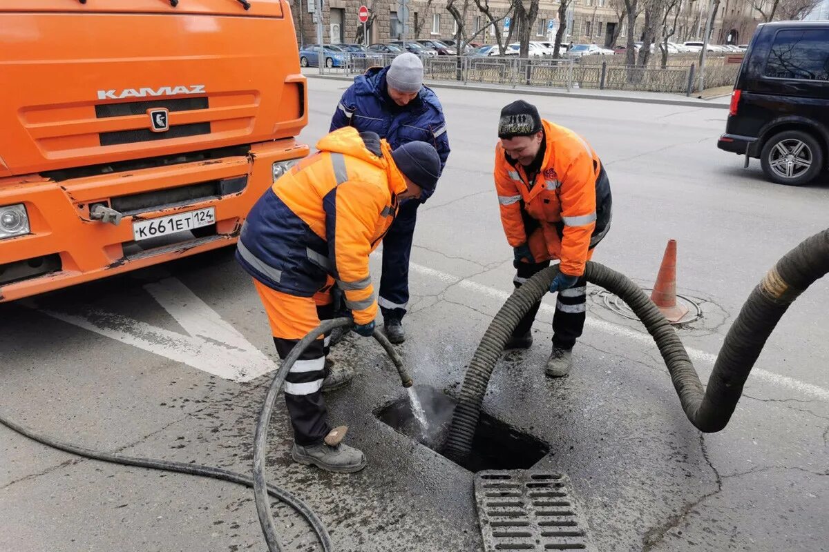 Городские сети ливневой канализации. Дождеприёмник-бордюр. Городской водопровод. Ливневки в городе. Водоотведение новости.