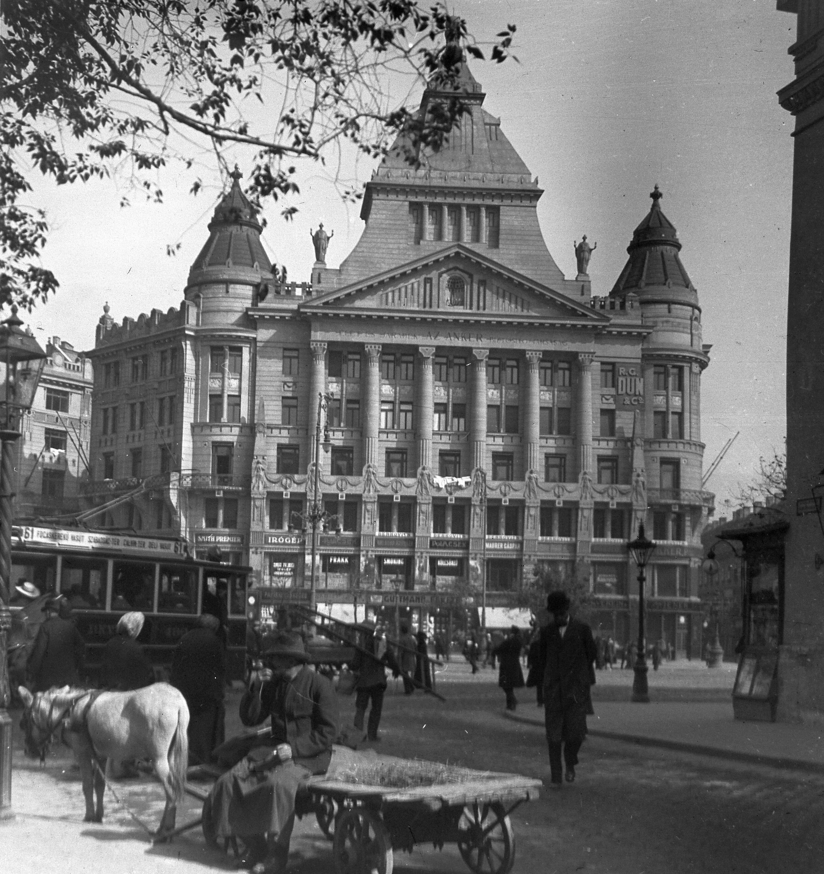 Старый будапешт. Будапешт 19 век. Венгрия старые фото. Старый будапешт. Старая венгрия.