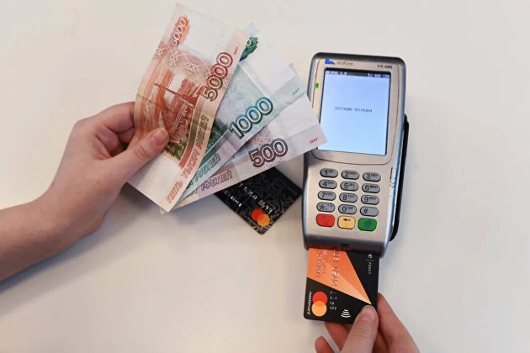 Расчеты наличными и безналичными денежными средствами. Оплата наличными деньгами. наличка и безнал. нал безнал. наличные и безналичные платежи.