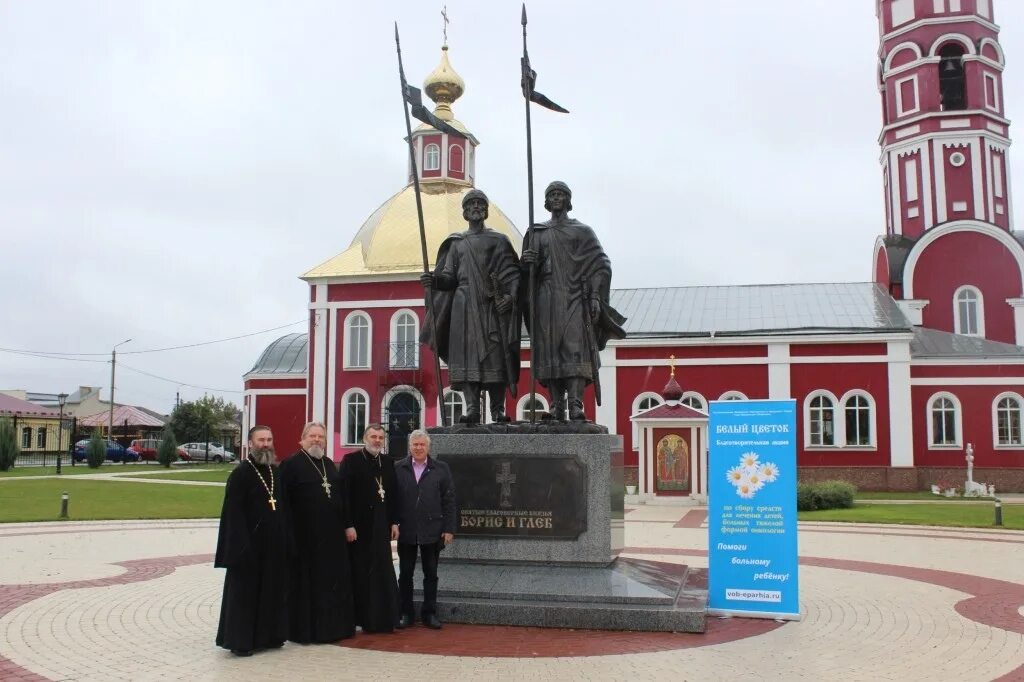 Сайт борисоглебска воронежской. Храм Бориса и Глеба Борисоглебск. Храм Бориса и Глеба в Борисоглебске Воронежской области. Борисоглебск Воронежской храмы.