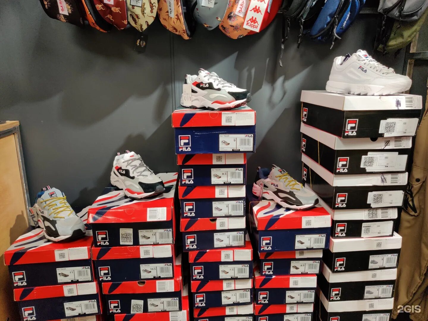 Sneaker box спб адреса. Sneaker box магазин. Сникерс бокс ижевск. Sneaker box тц галерея. Магазин кроссовок sneaker box.