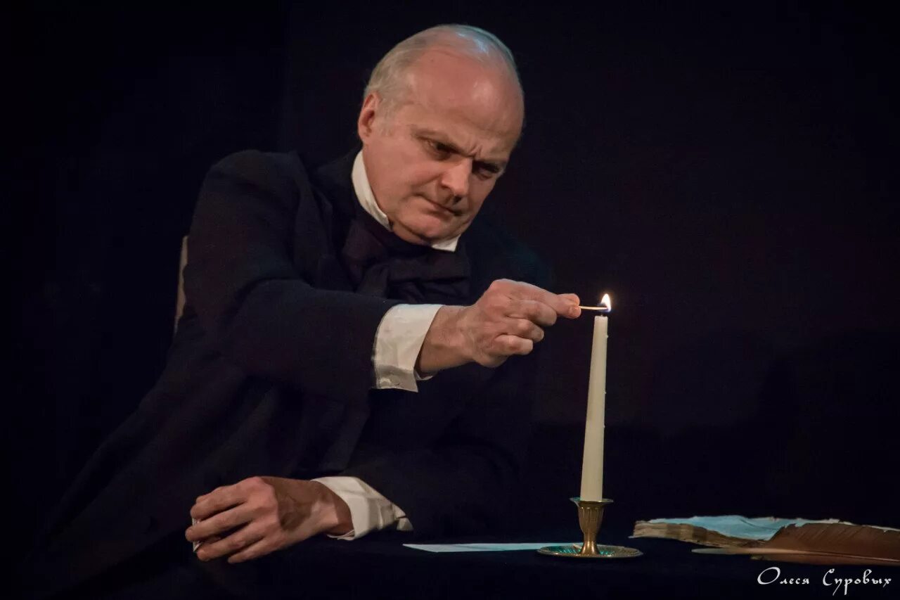 Roman pushkin ruby. Театр александра вампилова. Моноспектакль пушкин. Моноспектакль пушкин фауст нулин в музее челябинск. Моноспектакль пушкин.