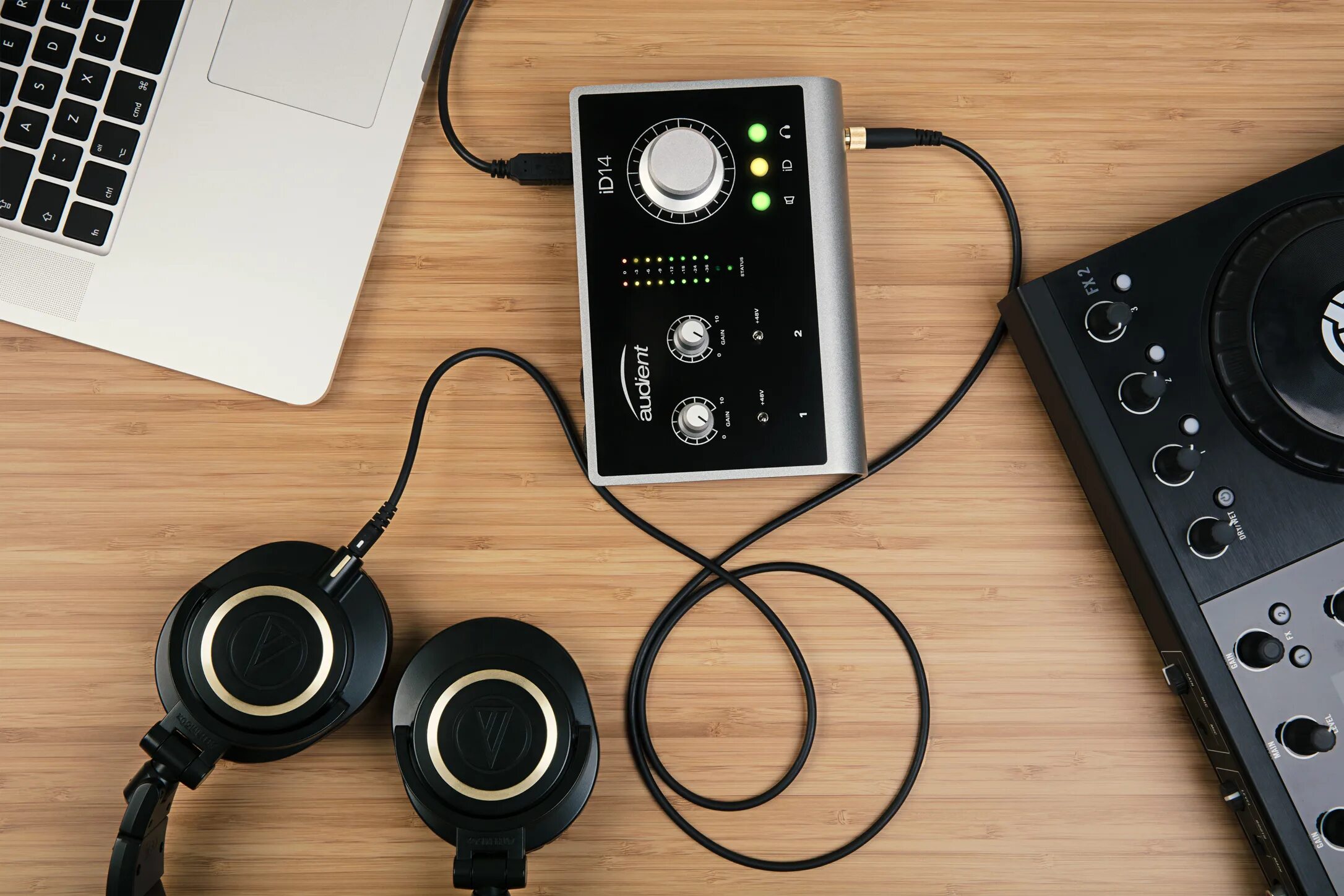 Audient id4 driver. Аудиент id14. audient id14 mkii авито. id 14 mk2. audient id14 коробка.